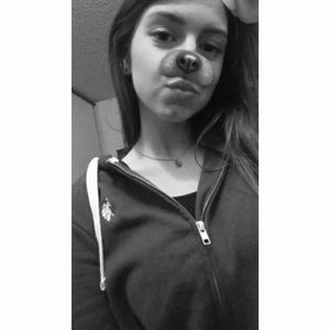 Meet your Posher, Selena